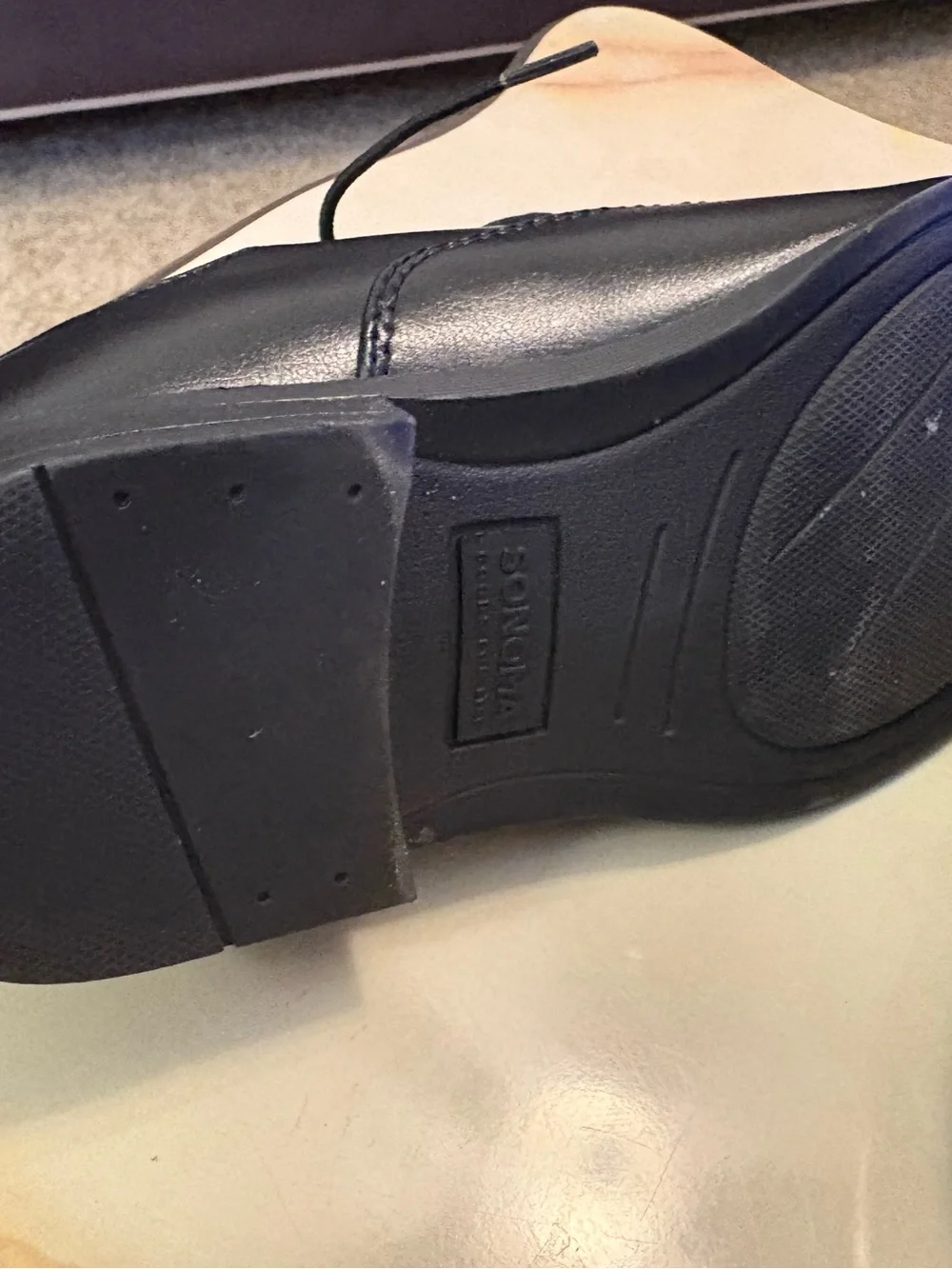 Sonoma boys black dress shoes-TIE-size 4 -excellent condition